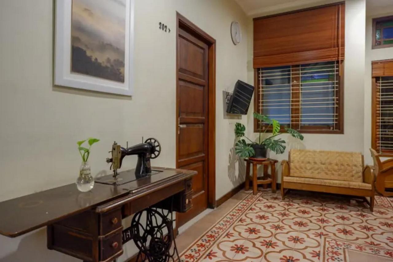 Urbanview Rumah Kandjani Yogyakarta Kejayan Εξωτερικό φωτογραφία